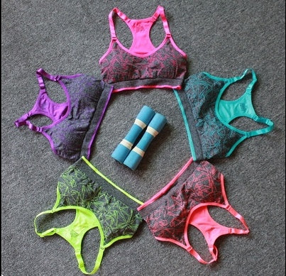Quick-drying and moisture-absorbing elastic sports bra for running, fitness, yoga and sports hall.